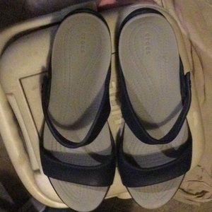 Croc sandals. W sz 11   Like new
